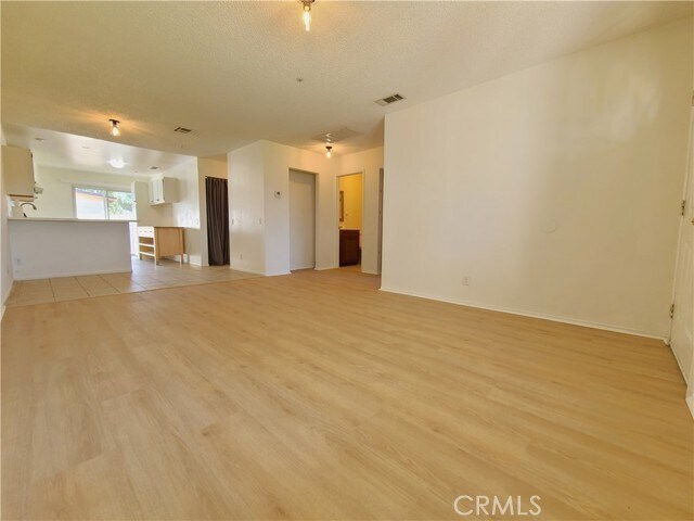 Foto del edificio - 12694 Valley View St