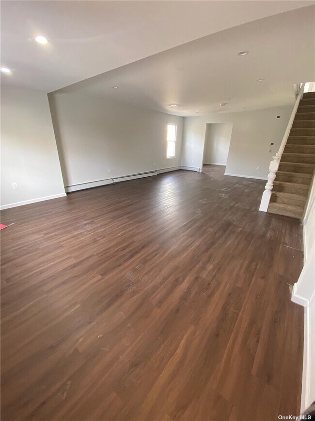 38 Lincoln Pl, Lynbrook, NY 11563 House Rental in Lynbrook, NY