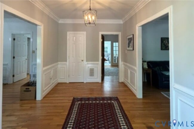 Building Photo - 504 Gaslight Dr