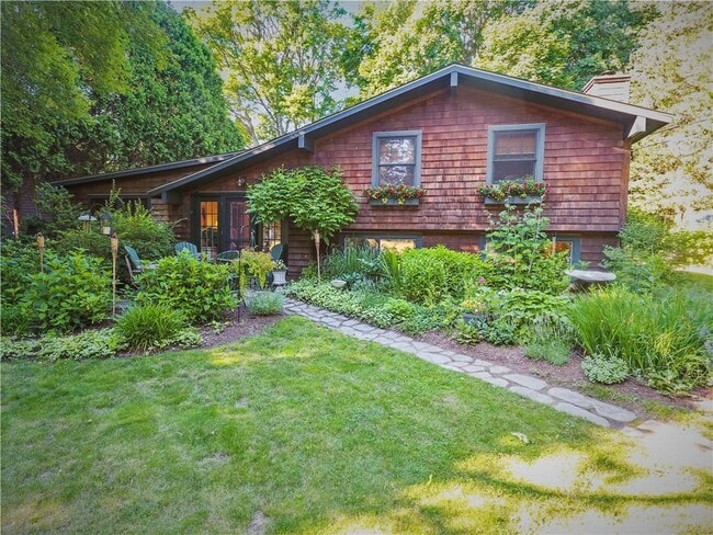 Foto del edificio - 95 Wood Ln