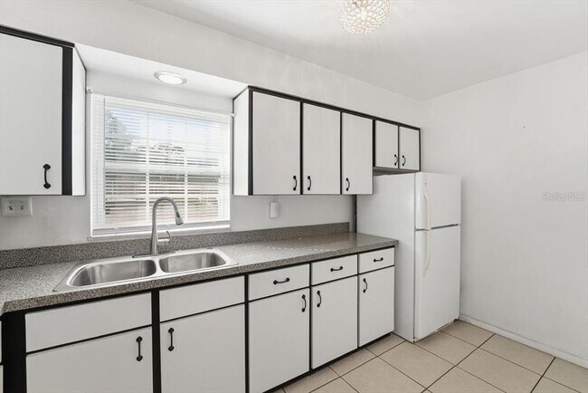 Foto del edificio - 3011 George Mason Ave