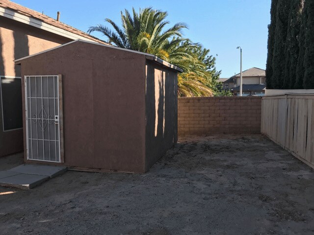 Foto del edificio - 3142 Tourmaline Ln