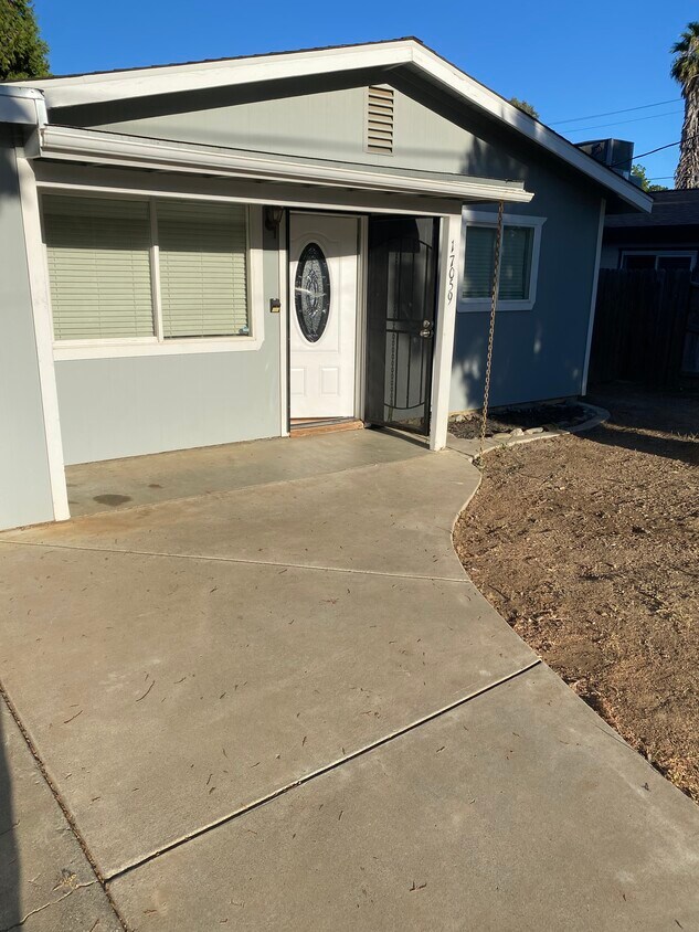 Foto principal - 17059 Mattie St