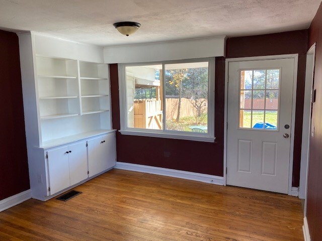Building Photo - 354 Lowry Dr SW