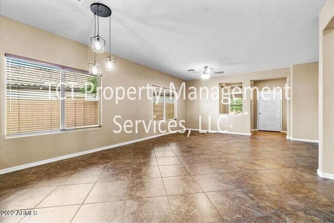 Building Photo - Great 3 Bedroom Mesa Home!