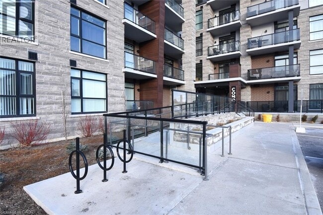 Building Photo - 600 N Service Rd