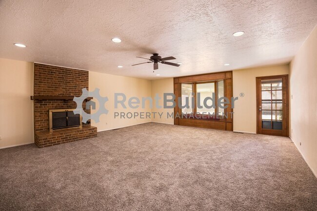 Foto del edificio - CALL US TODAY AT (505) 808-6467 TO SCHEDULE A CONVENIENT SHOWING