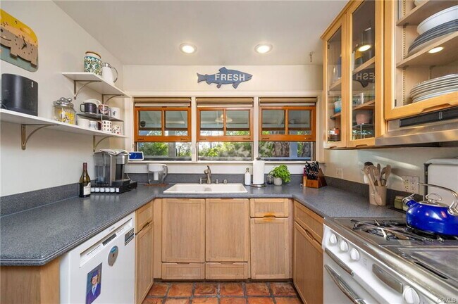 Foto del edificio - 5102 E Ocean Blvd