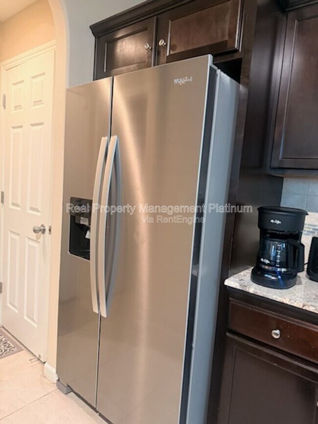 Foto del edificio - 1532 N Sanders Ave