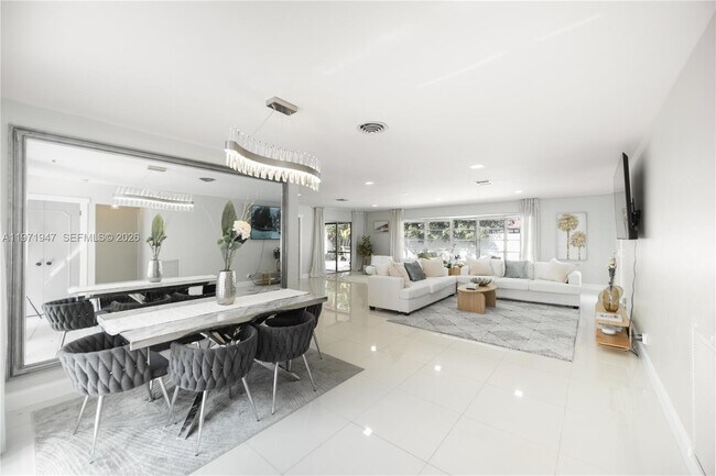 Foto del edificio - 2121 NE 62nd St