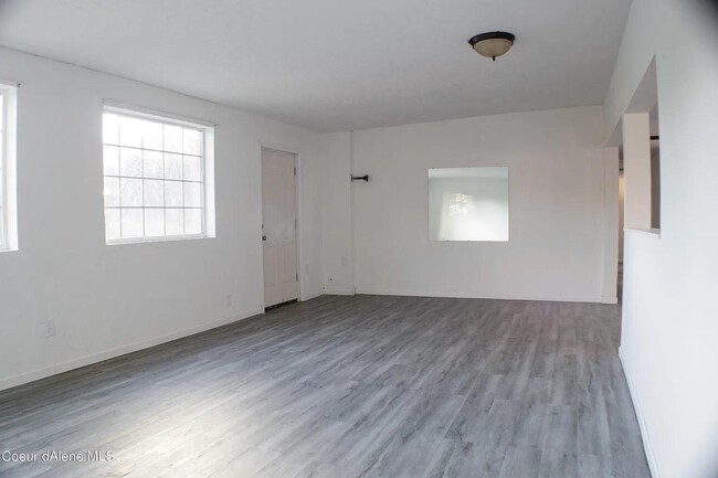 Building Photo - 6535 E Cartwright Rd