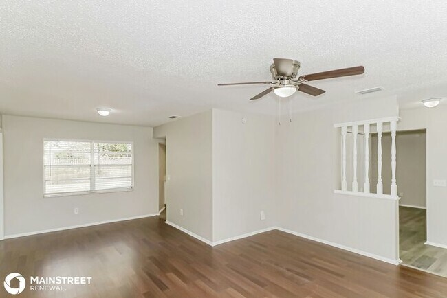 Building Photo - 17604 Meadowbridge Dr, Lutz, FL 33549