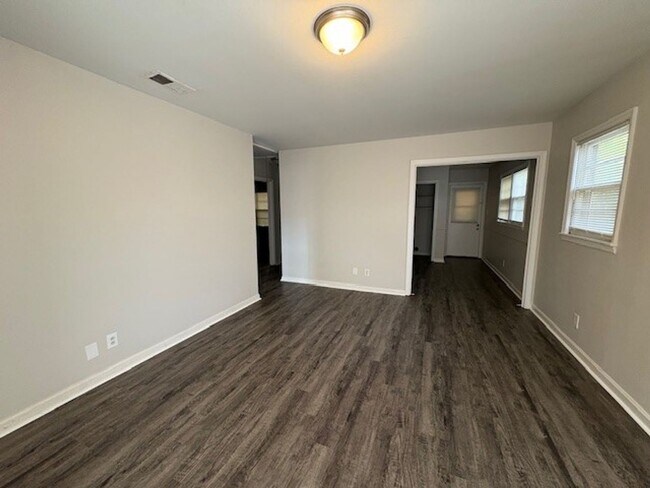 Foto del edificio - 145 Pierce Ave