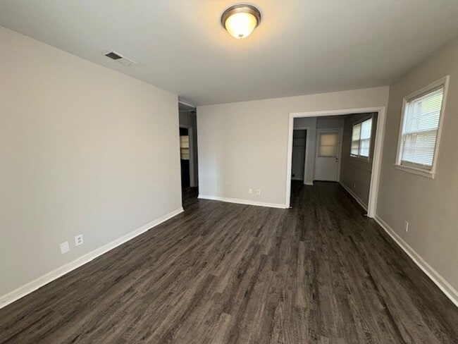 Building Photo - 145 Pierce Ave