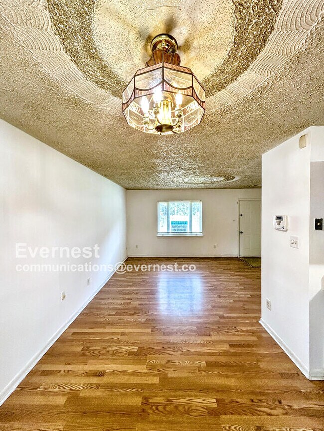 Foto del edificio - 818 Bedrock Ln