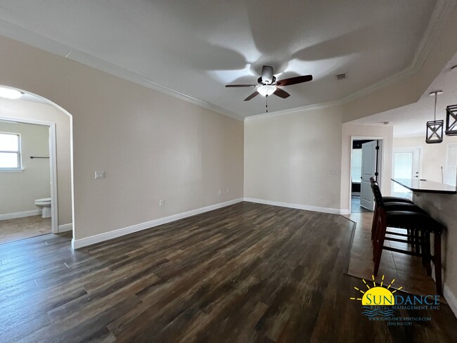 Building Photo - Charming 3 Bedroom Home in Chimera Estates!