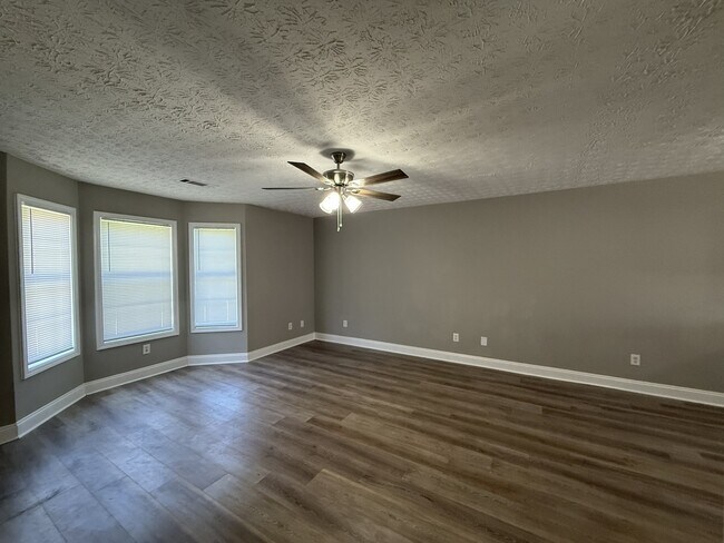Building Photo - 289 Westchester Dr