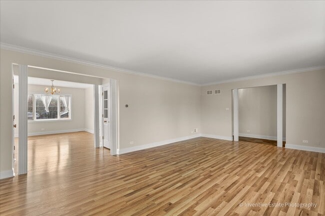 Building Photo - 10323 Canterbury St