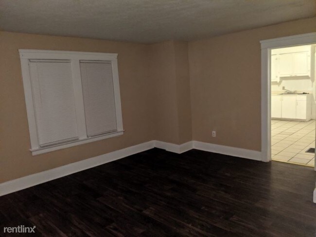 Foto del edificio - 2 br, 2 bath House - 4660 East 175th St