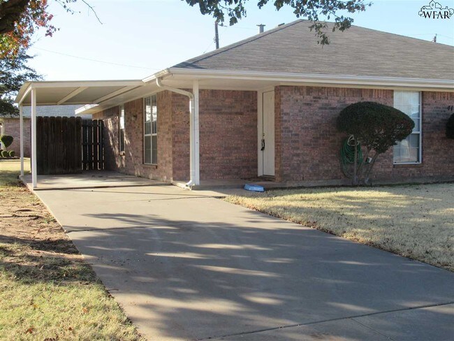 Foto del edificio - 4114 Latricia Ln