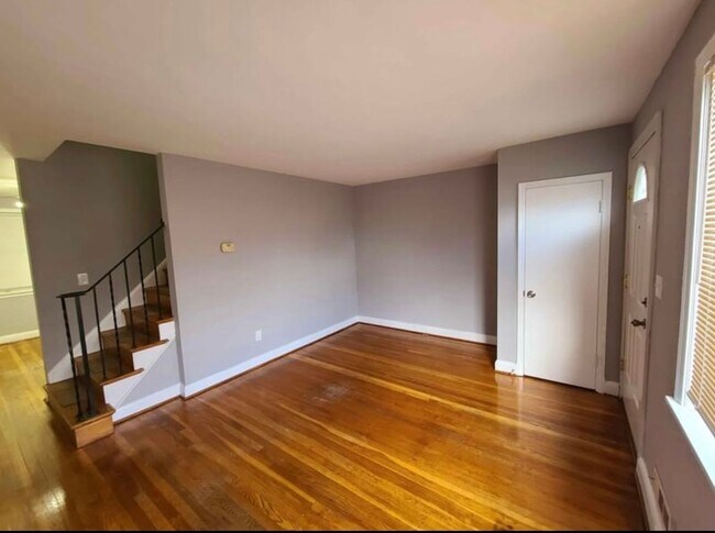 Foto del edificio - 3 Bedroom Townhouse located in Frankford-Baltimore city
