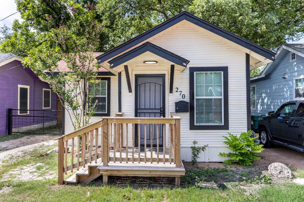 Primary Photo - 270 Oelkers St