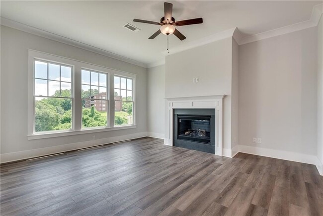 Foto del edificio - 435 Maplewood Dr