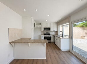 Building Photo - 17541 Pine Cir