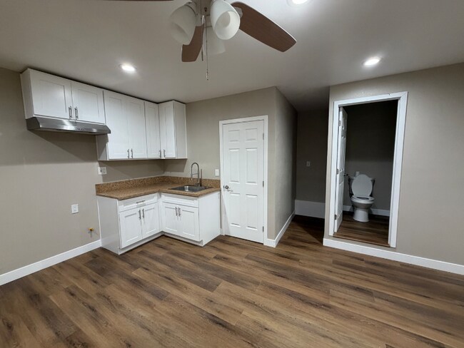 Foto del edificio - 2828 W 7th St