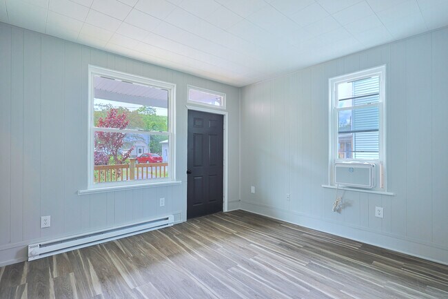 Building Photo - 14210 Temple St