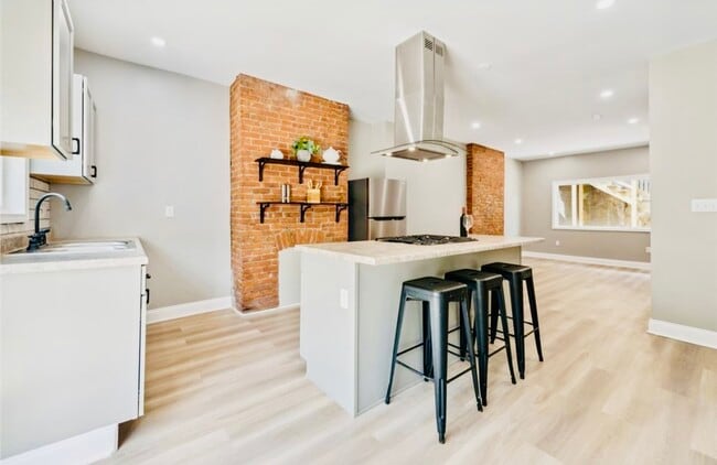 Building Photo - 3255 Josephine St