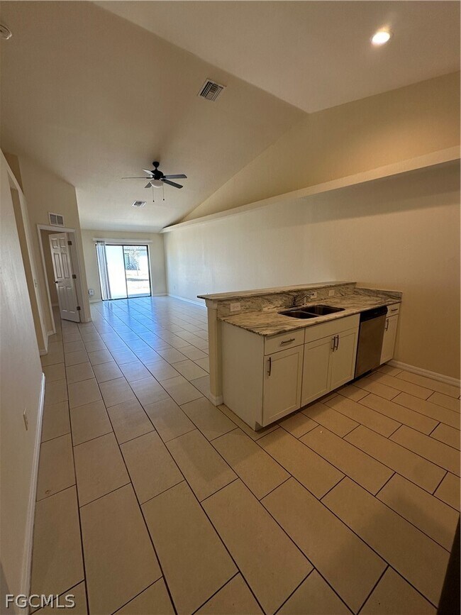 Foto del edificio - 4521 SW 9th Ave