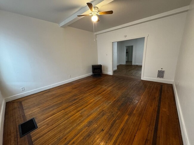 Foto del edificio - 4 Bedroom Row Home-39 N 10th St, Lebanon, PA