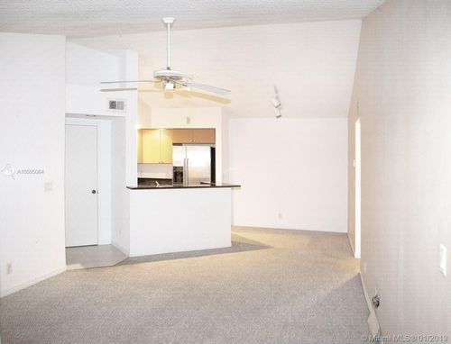 Foto principal - 3315 Pinewalk Dr N