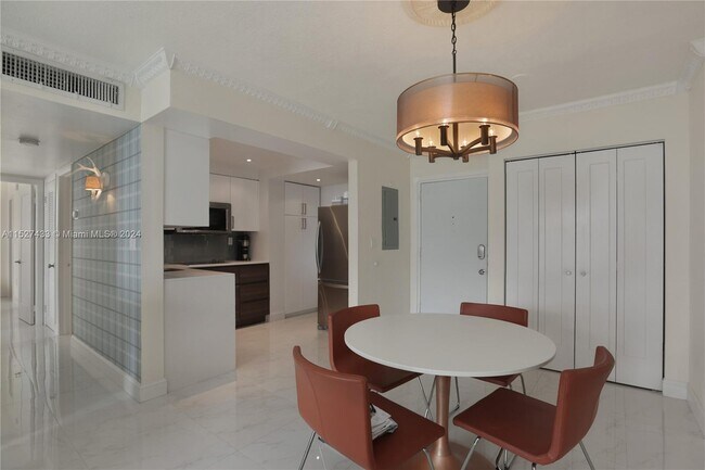 Foto del edificio - 1345 Lincoln Rd