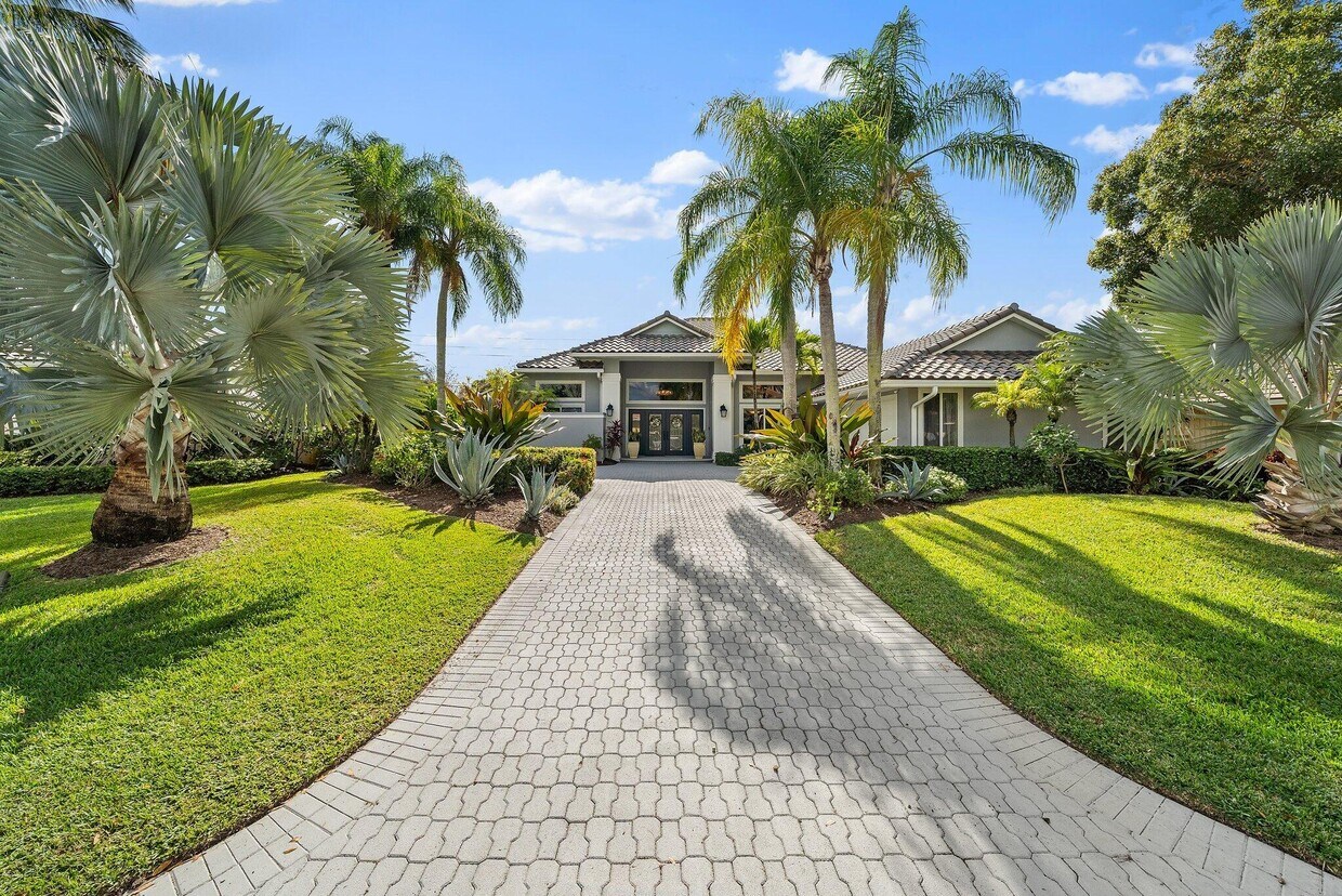 Foto principal - 140 Thornton Dr