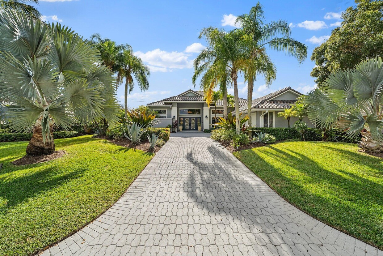 Primary Photo - 140 Thornton Dr