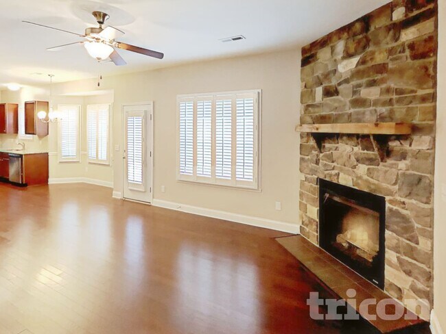 Foto del edificio - 5766 Woodside Forest Trail