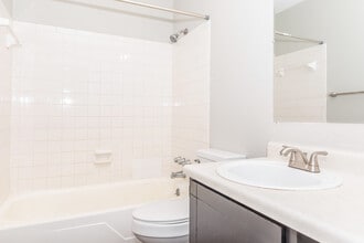 Building Photo - Woodhaven Oaks