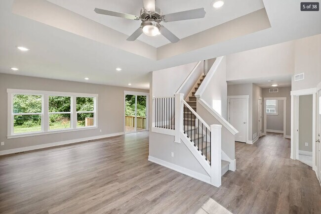 Building Photo - 5453 W Heathwood Dr SE