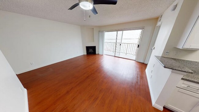 Building Photo - 1530 N Detroit St