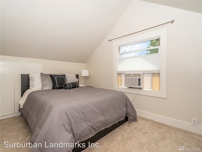 Building Photo - 3 br, 2 bath House - 2405 F St