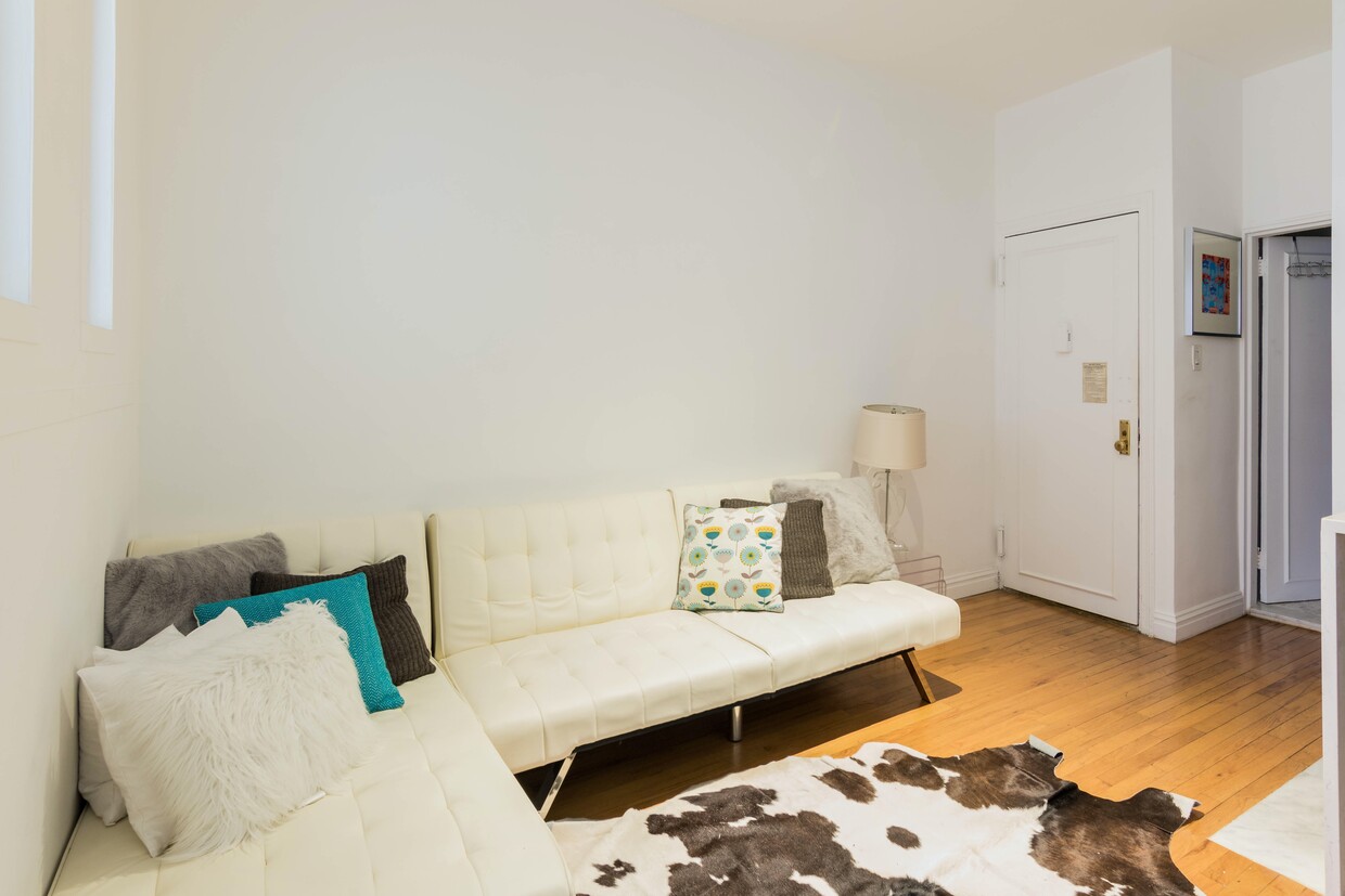 Primary Photo - Upper East Side Charm
