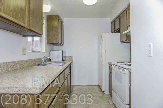 Building Photo - 2 Bedroom  Duplex on Boise Bench