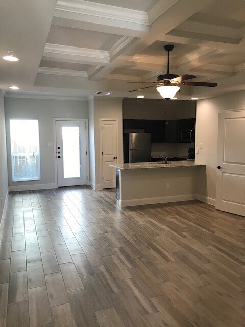 Foto del edificio - *COMING SOON* Three Bedroom Townhome in Pr...