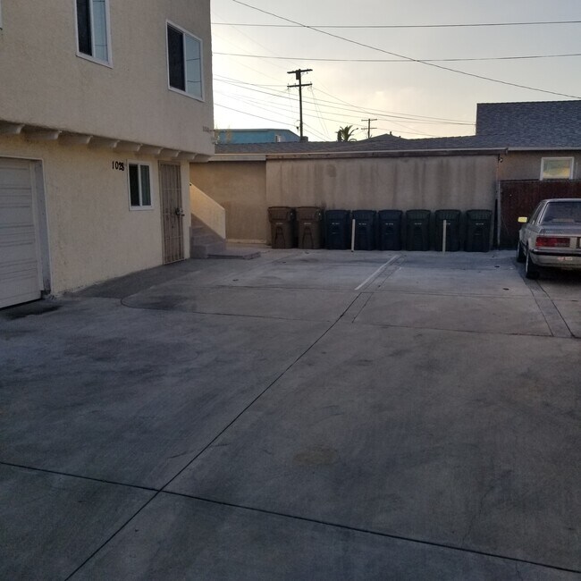 Foto del edificio - 1032 W 103rd St