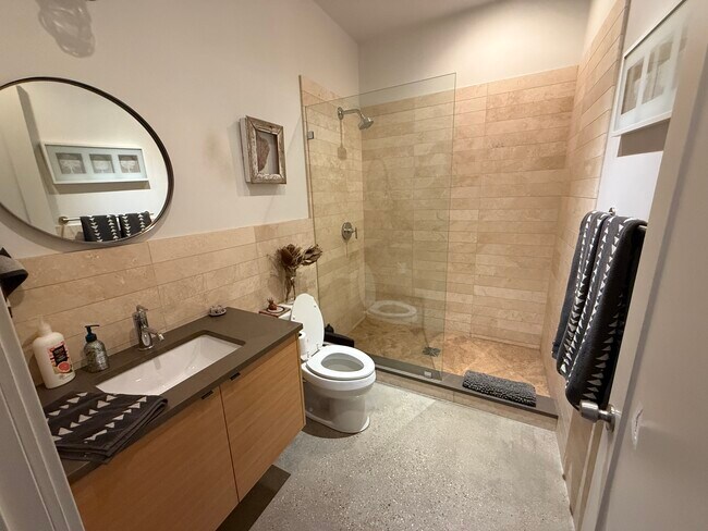 Foto del edificio - 2614 W North Ave