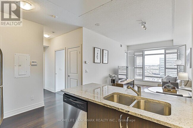 Photo du bâtiment - 8110-8110 Birchmount Rd