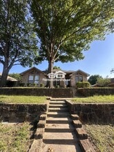 Building Photo - 616 Havencrest Dr