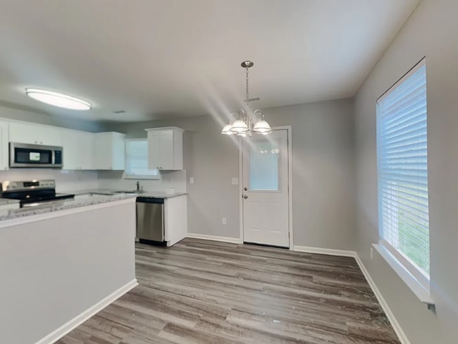 Building Photo - 1307 Crandon Dr